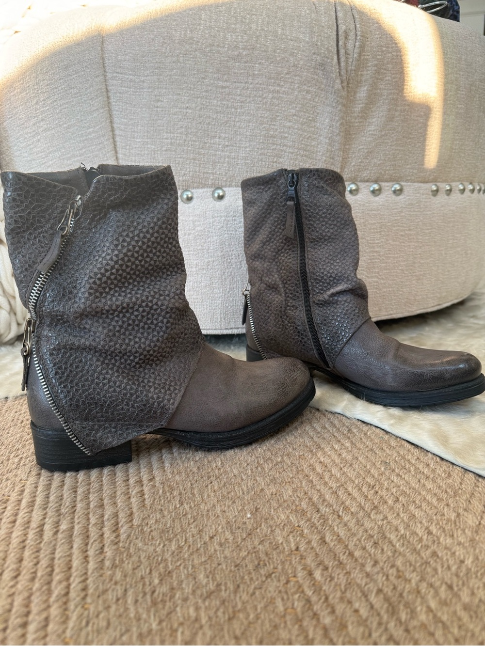 Miz Mooz Women's Gray Textured Zip Ankle Boots